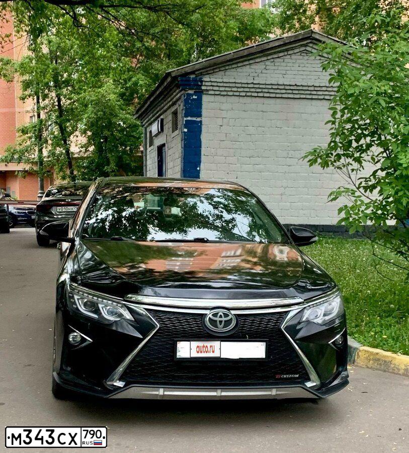 Фото автомобиля TOYOTA CAMRY, 2012 — госномер У799КО799. Цвет: ЧЕРНЫЙ
