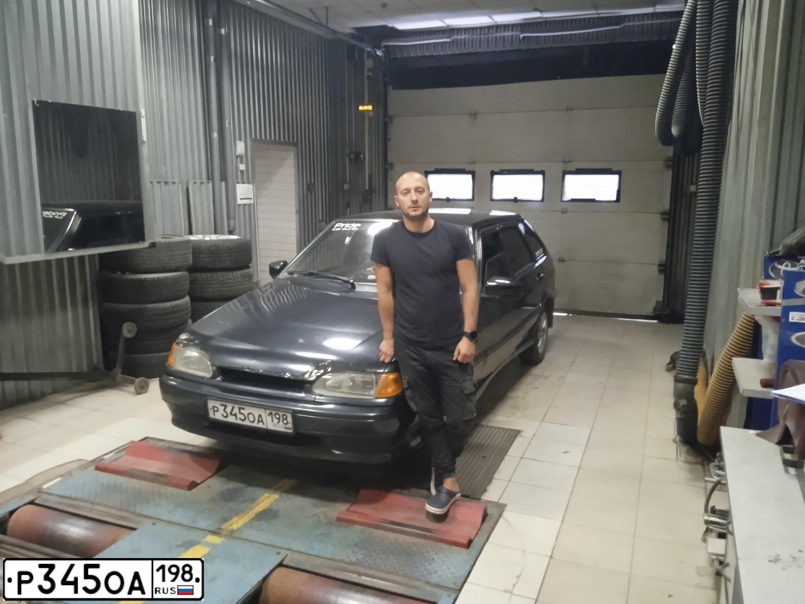 Фото автомобиля LADA 2114 SAMARA, 2007 — госномер Р345ОА198. Цвет: ГРАФИТОВЫЙ МЕТАЛЛИК
