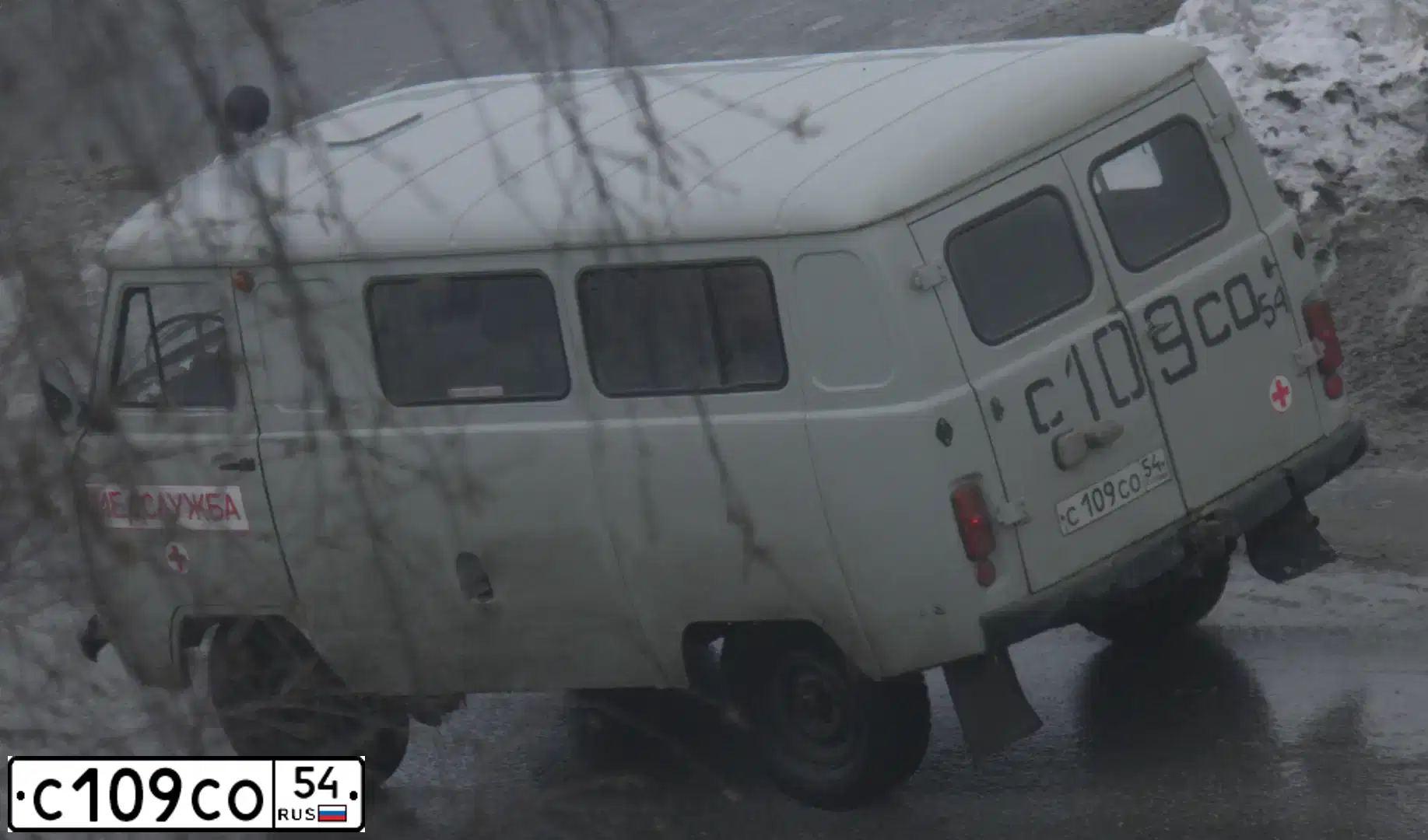 Фото автомобиля UAZ 3741, 2004 — госномер С109СО54. Цвет: БЕЛАЯ НОЧЬ