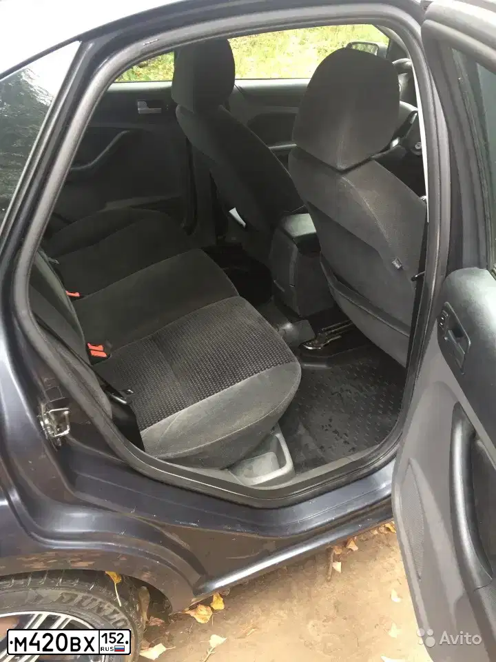 Фото автомобиля FORD FOCUS, 2006 — госномер М420ВХ152. Цвет: ТЕМНО-СЕРЫЙ