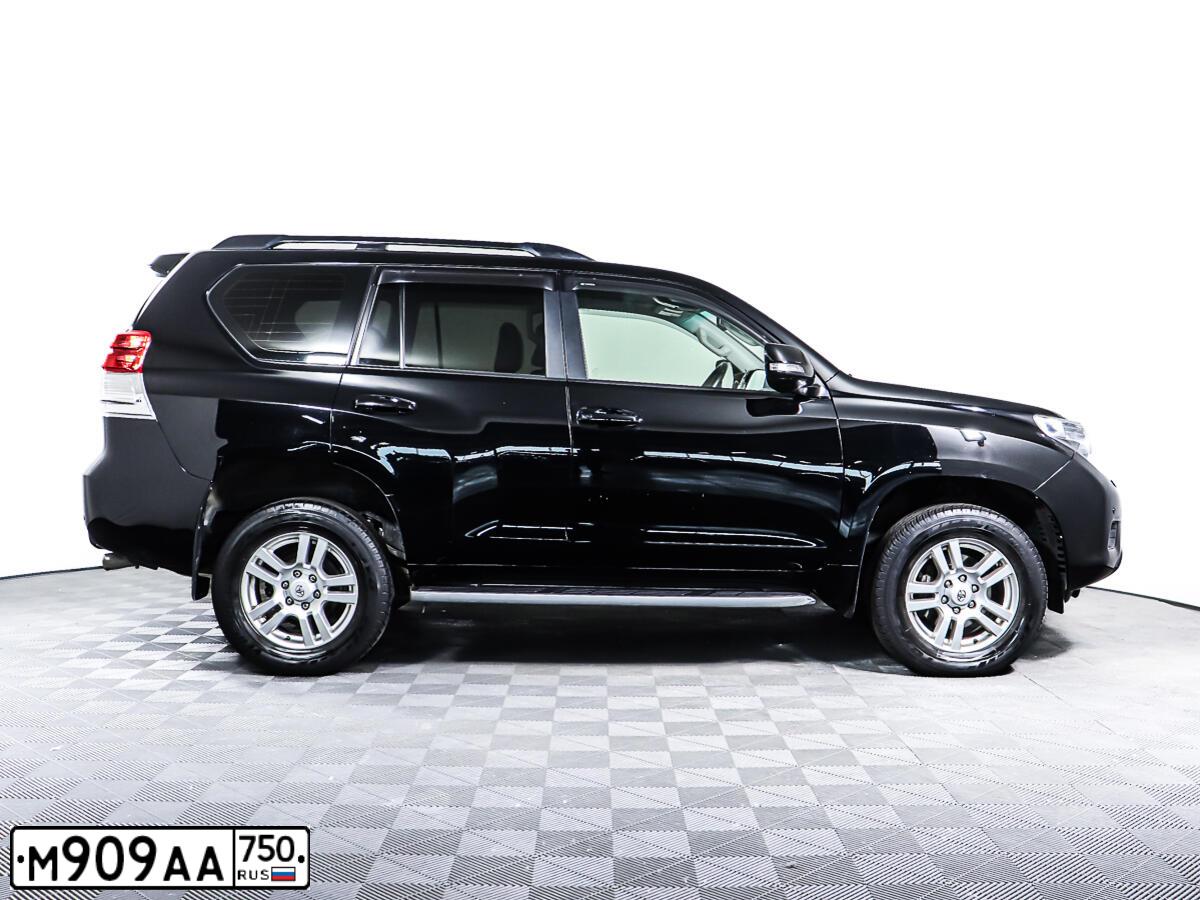 Фото автомобиля TOYOTA LANDCRUISER, 2010 — госномер Т293УВ797. Цвет: ЧЕРНЫЙ