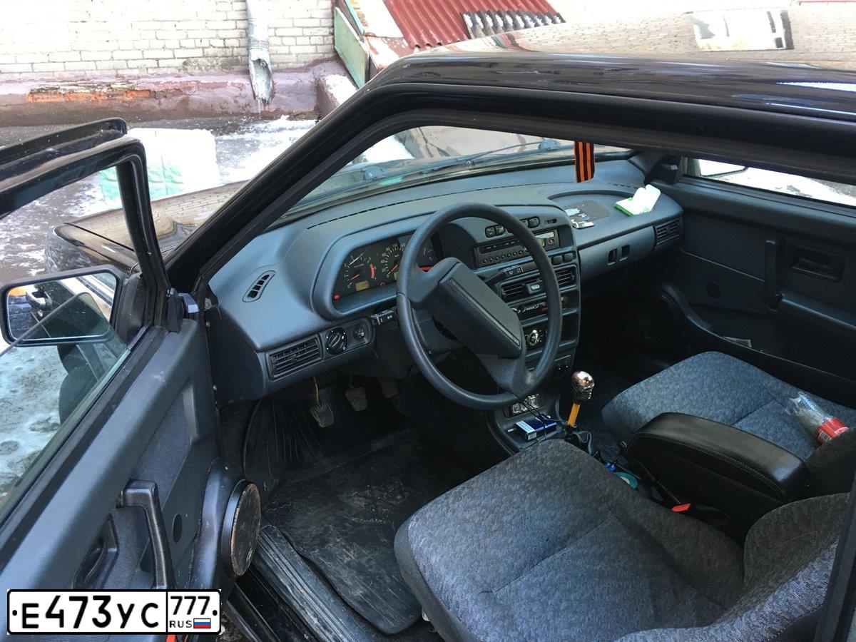 Фото автомобиля LADA 2113 SAMARA, 2010 — госномер М882МЕ29. Цвет: Сине-Черный