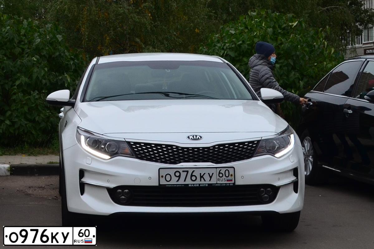 Фото автомобиля KIA MAGENTIS / OPTIMA, 2017 — госномер О976КУ60. Цвет: Белый