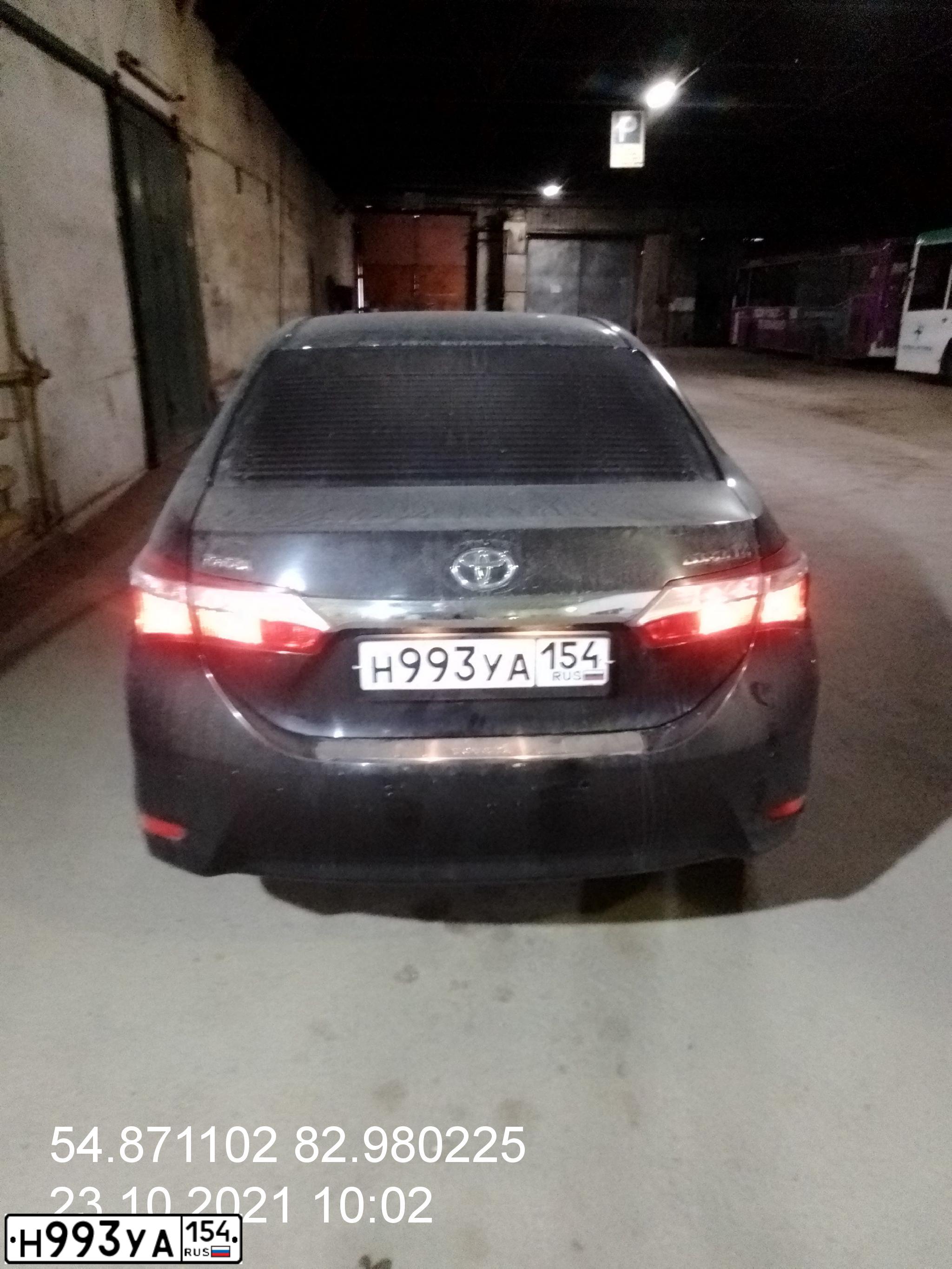 Фото автомобиля TOYOTA COROLLA, 2013 — госномер Н993УА154. Цвет: ЧЕРНЫЙ