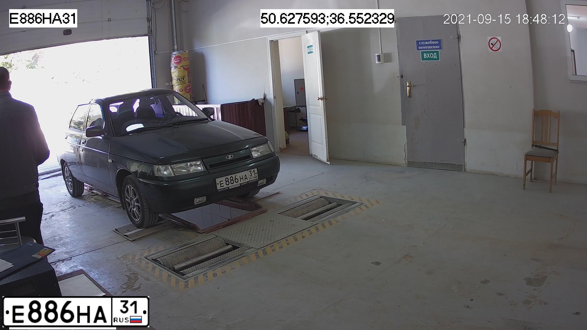 Фото автомобиля LADA 2112, 2003 — госномер Е269КН181. Цвет: Темно-зеленый