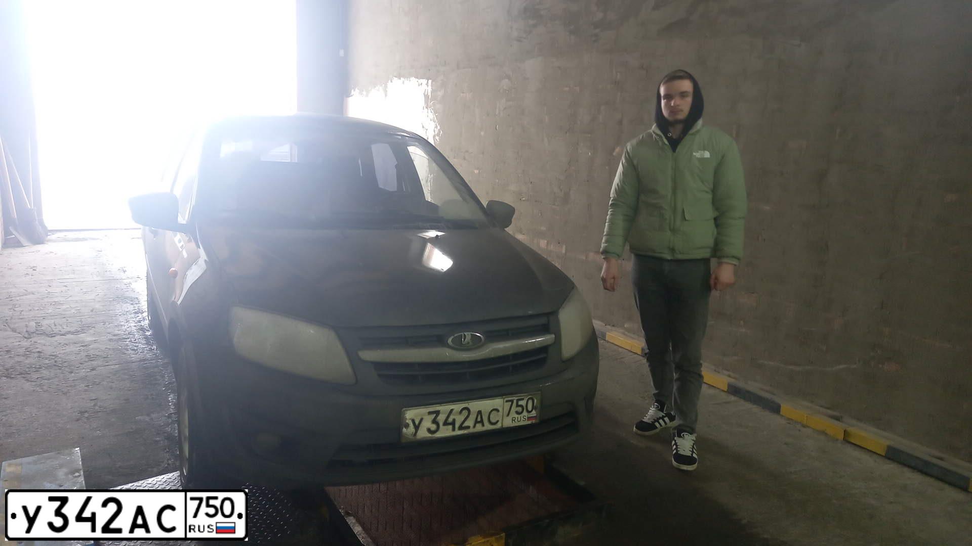 Фото автомобиля LADA GRANTA, 2015 — госномер Н456АВ184. Цвет: ЧЕРНЫЙ