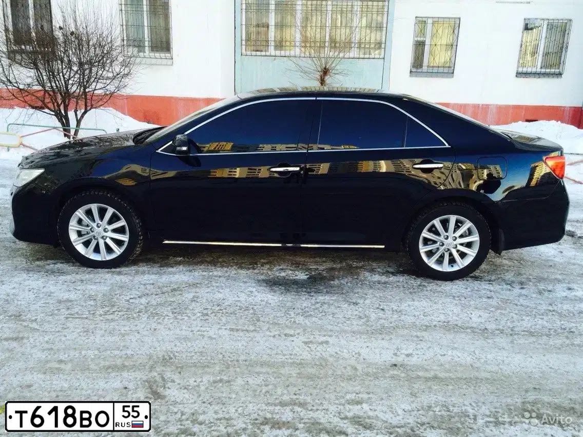Фото автомобиля TOYOTA CAMRY, 2014 — госномер Т618ВО55. Цвет: ЧЕРНЫЙ