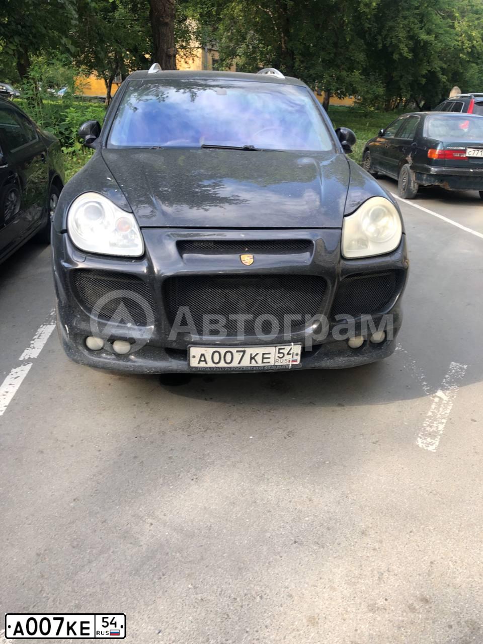 Фото автомобиля PORSCHE CAYENNE, 2003 — госномер А007КЕ54. Цвет: ЧЕРНЫЙ