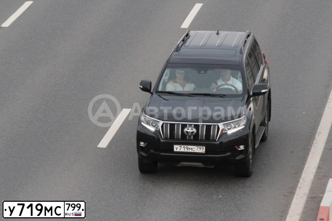 Фото автомобиля TOYOTA LANDCRUISER, 2018 — госномер О903УВ44. Цвет: ЧЕРНЫЙ