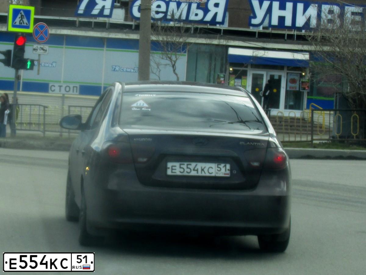 Фото автомобиля HYUNDAI ELANTRA, 2010 — госномер В412НК51. Цвет: ВИШНЕВЫЙ