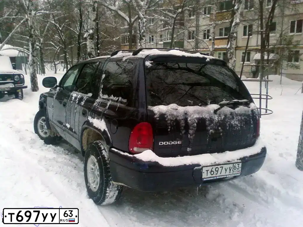 Фото автомобиля DODGE DURANGO, 1998 — госномер Т697УУ63. Цвет: СИНИЙ