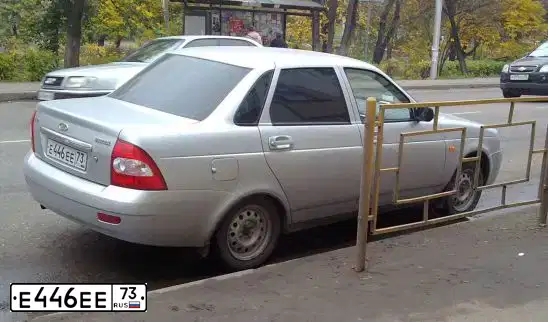 Фото автомобиля LADA 2170 PRIORA, 2007 — госномер Е446ЕЕ73. Цвет: СЕРЫЙ СВЕТЛЫЙ