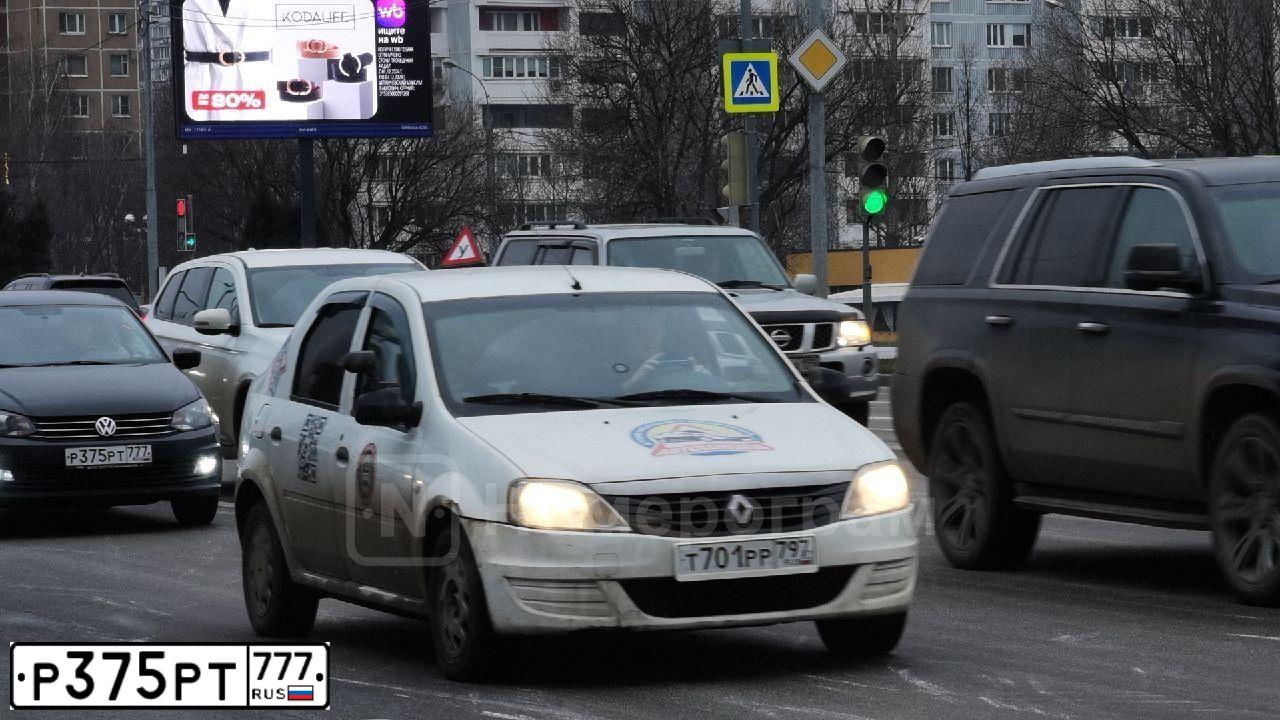 Фото автомобиля VOLKSWAGEN POLO, 2017 — госномер Р375РТ777. Цвет: Серый