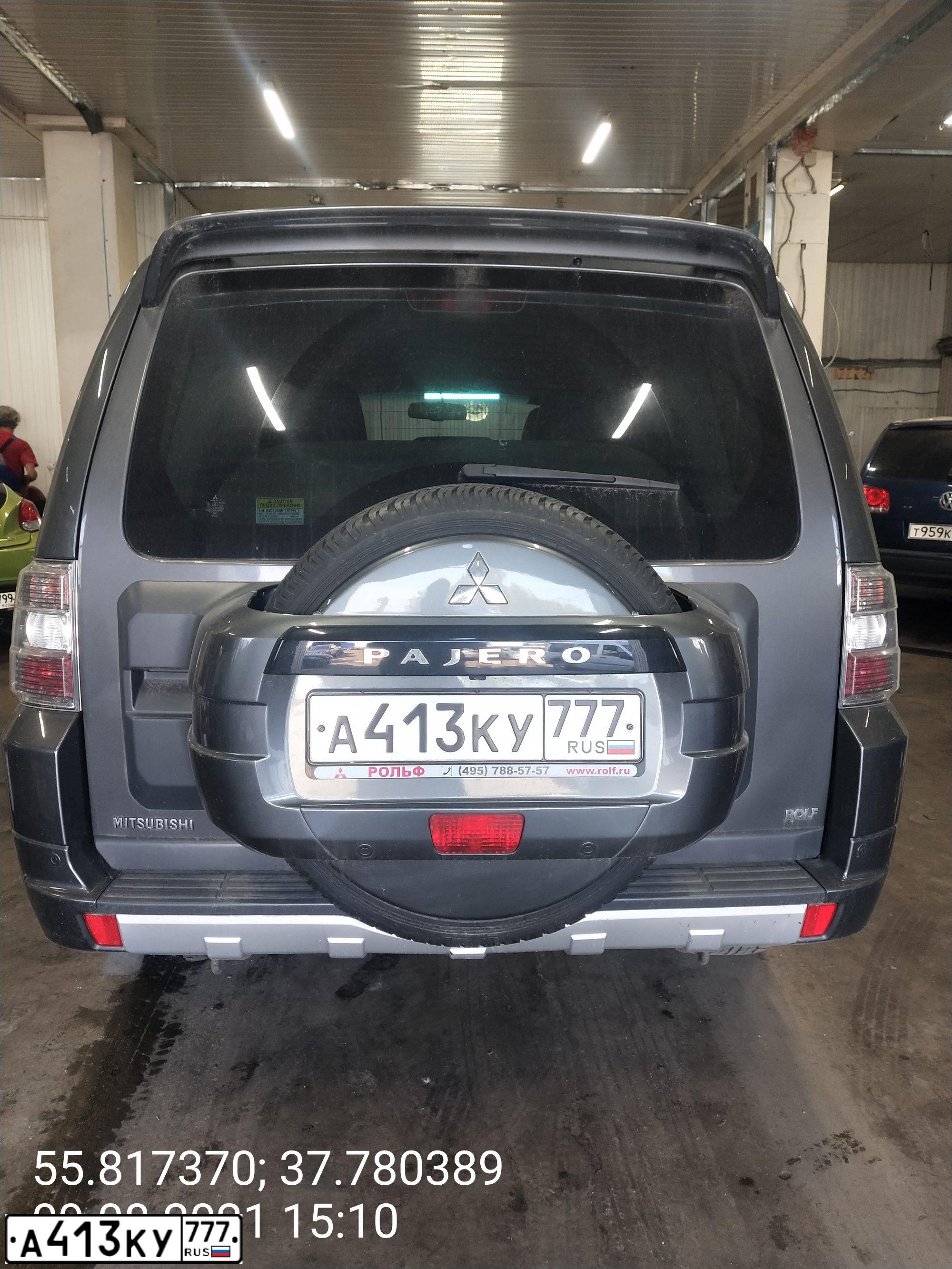 Фото автомобиля MITSUBISHI PAJERO, 2014 — госномер А413КУ777. Цвет: СЕРЫЙ
