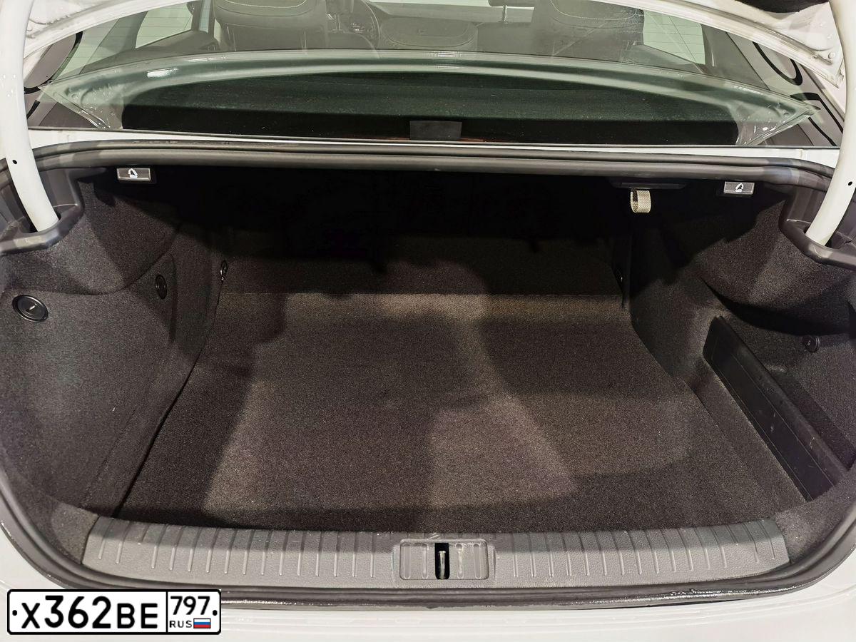 Фото автомобиля VOLKSWAGEN PASSAT, 2020 — госномер Х362ВЕ797. Цвет: Белый