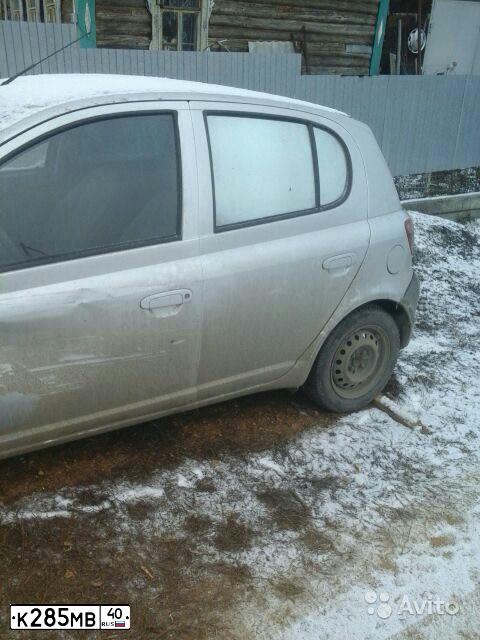 Фото автомобиля TOYOTA YARIS, 2001 — госномер К285МВ40. Цвет: СЕРЕБРИСТЫЙ
