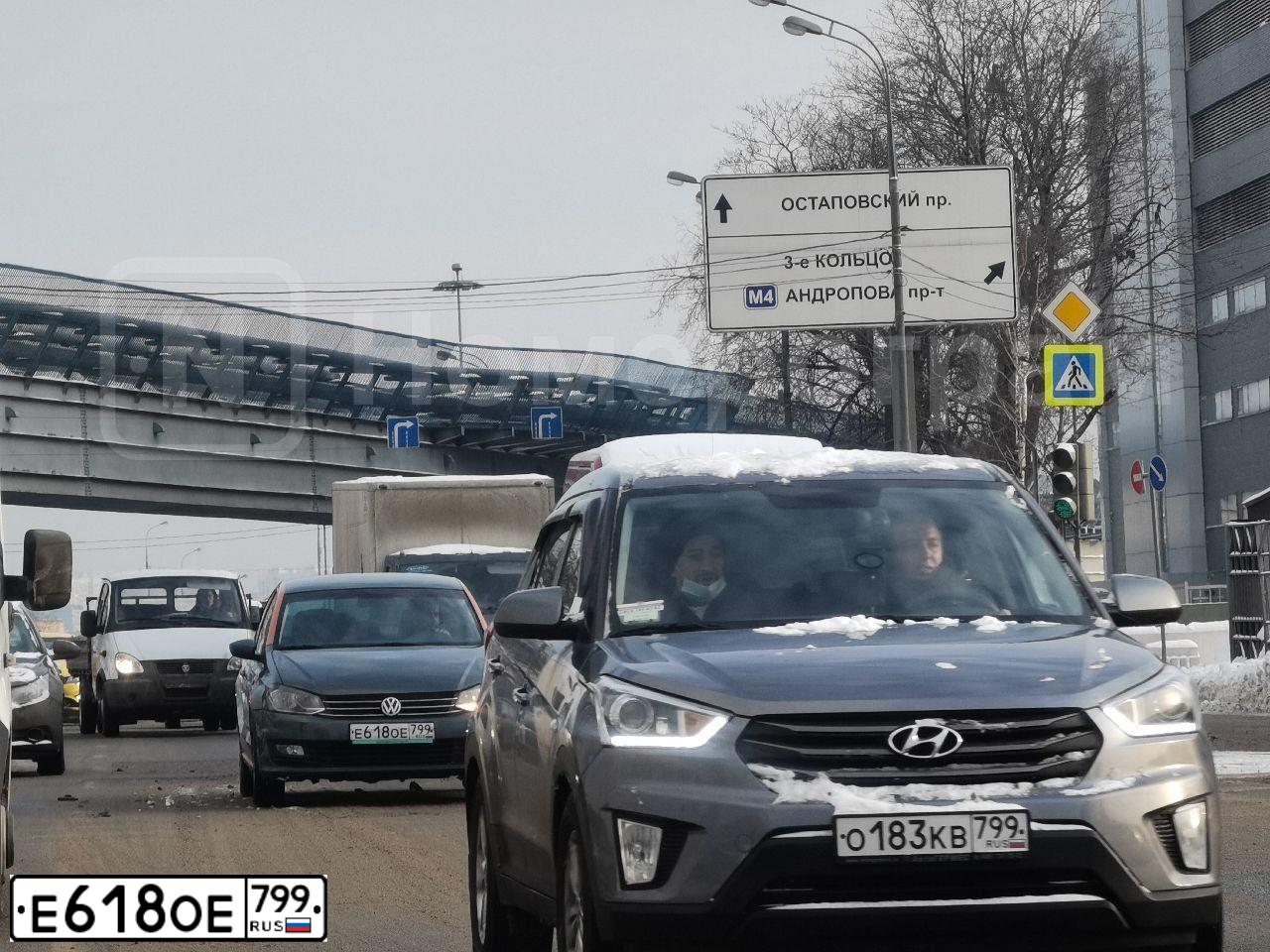 Фото автомобиля VOLKSWAGEN POLO, 2019 — госномер Е618ОЕ799. Цвет: СЕРО-СИНИЙ