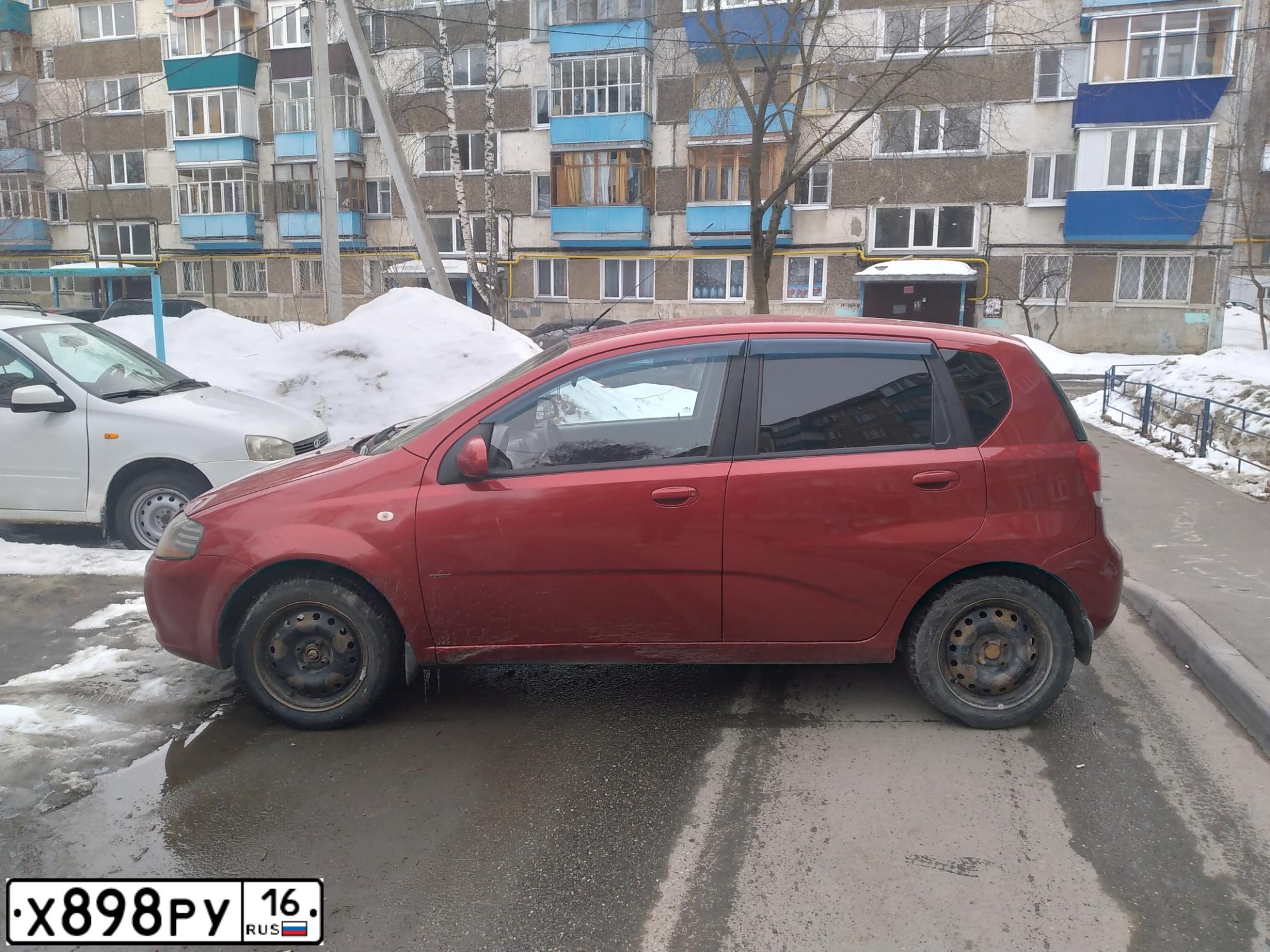 Фото автомобиля LADA 2110, 1995 — госномер Х898РУ16. Цвет: Серебристый