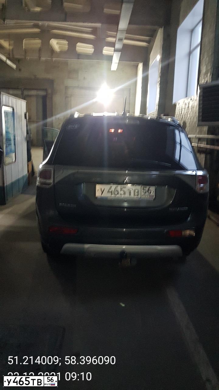 Фото автомобиля MITSUBISHI OUTLANDER, 2014 — госномер Х568АТ774. Цвет: СЕРЫЙ