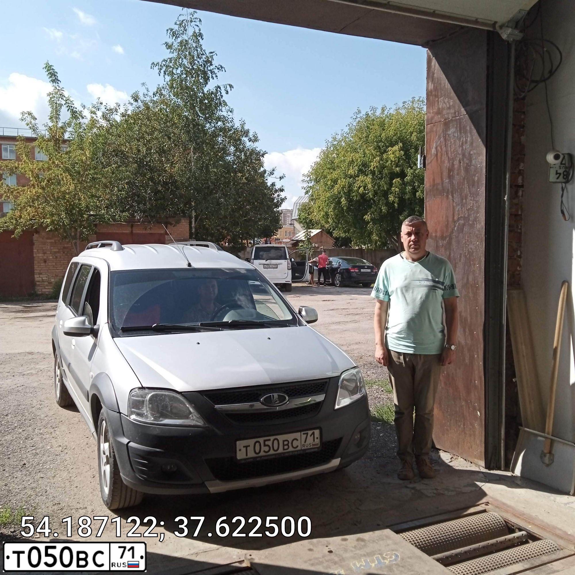 Фото автомобиля LADA LARGUS, 2016 — госномер Т050ВС71. Цвет: СЕРЕБРИСТЫЙ