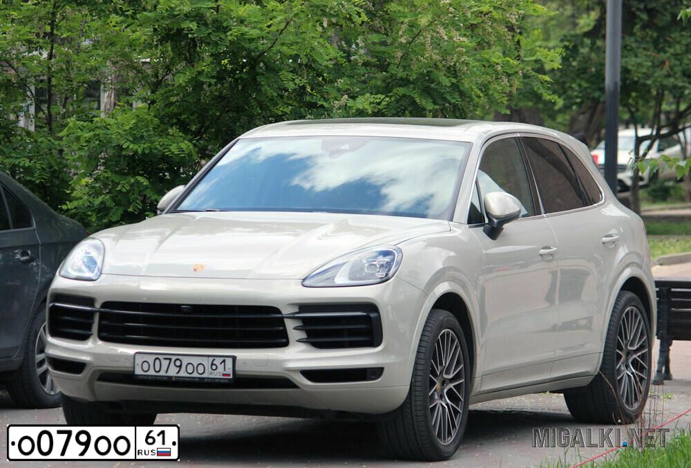 Фото автомобиля BMW SERIE 5, 2012 — госномер В559ОР199. Цвет: Серый