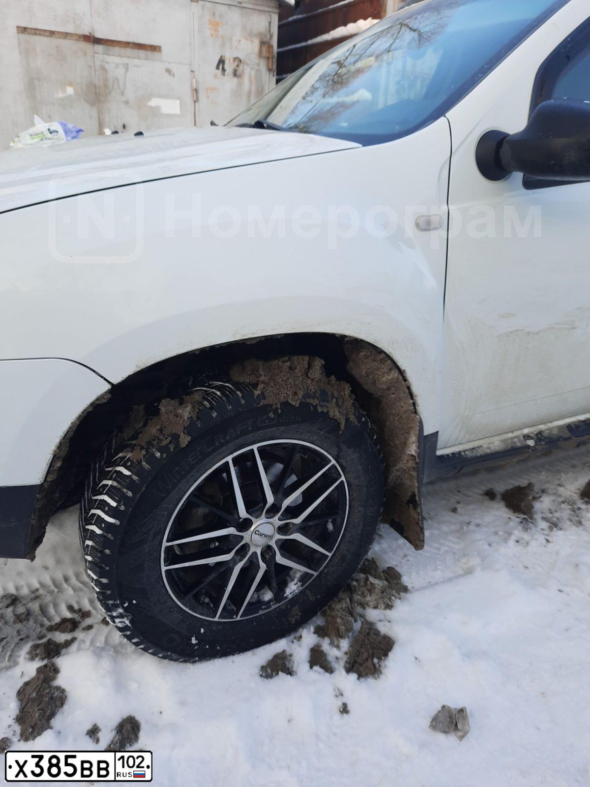 Фото автомобиля RENAULT DUSTER, 2015 — госномер Х385ВВ102. Цвет: Белый