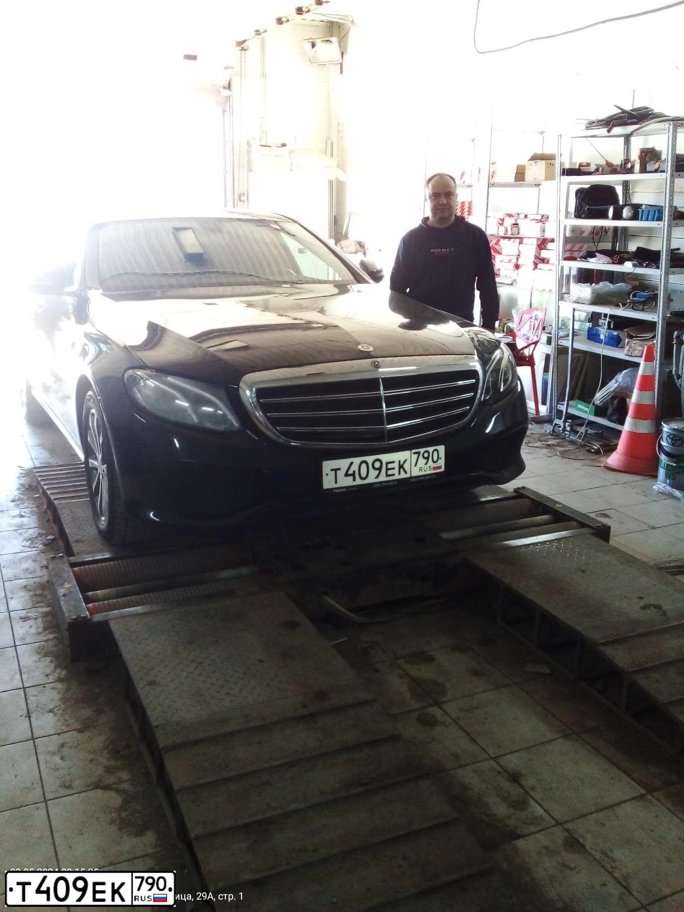 Фото автомобиля MERCEDES E-KLASSE, 2018 — госномер А695КА799. Цвет: ЧЕРНЫЙ