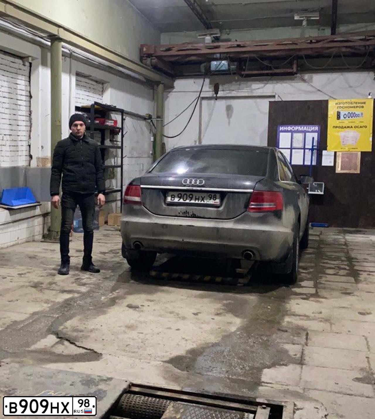 Фото автомобиля AUDI A6, 2006 — госномер М941ТЕ154. Цвет: ЧЕРНЫЙ