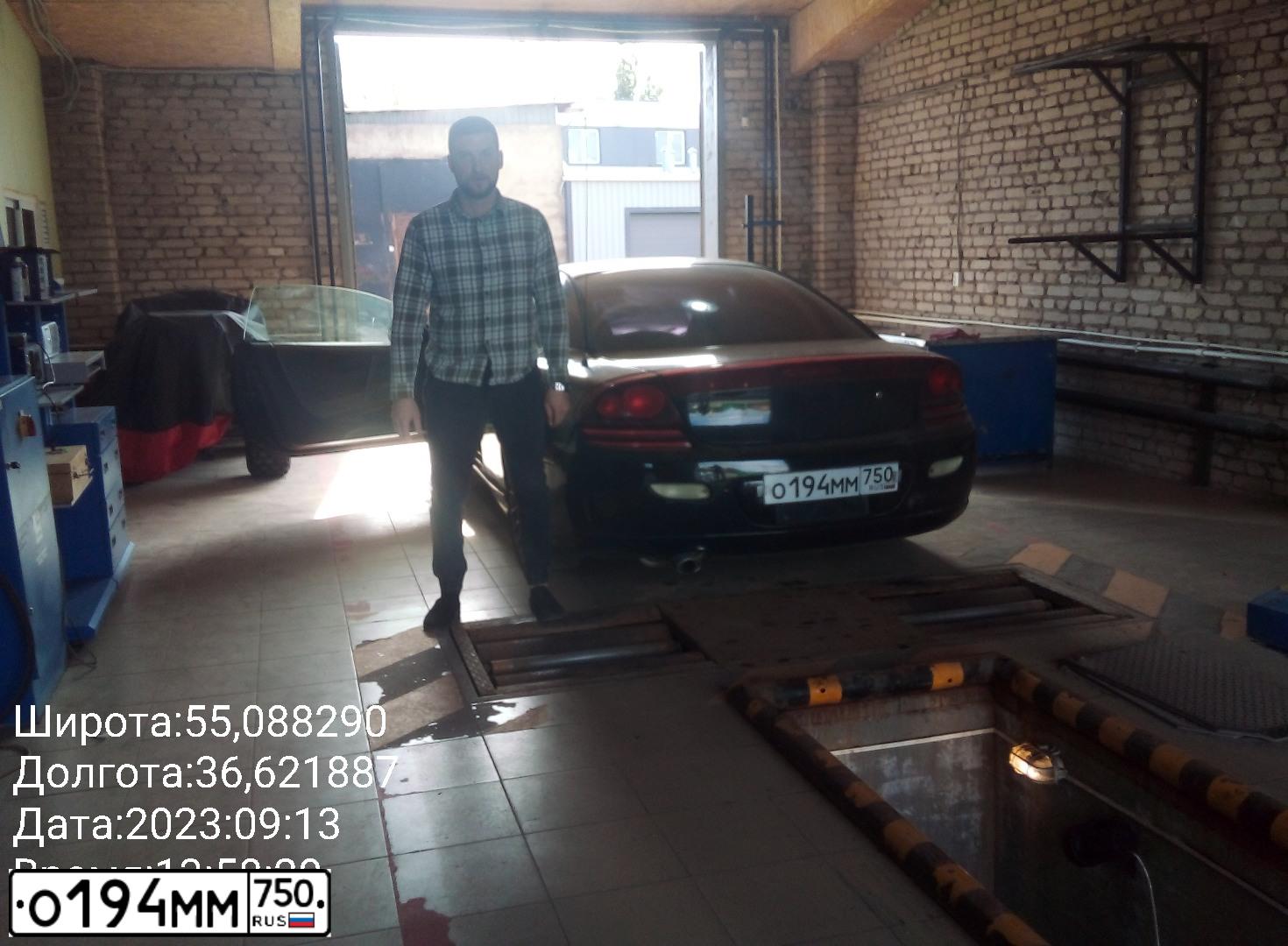 Фото автомобиля DODGE STRATUS, 2002 — госномер Р861УТ40. Цвет: ЧЕРНЫЙ