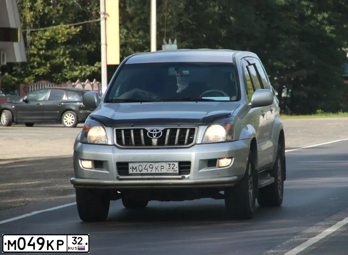 Фото автомобиля TOYOTA LANDCRUISER, 2007 — госномер А508ВУ138. Цвет: серебристый