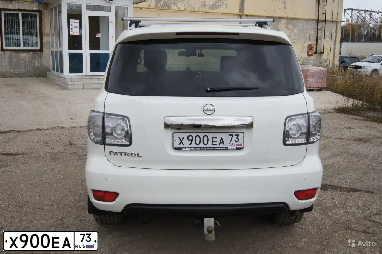 Фото автомобиля NISSAN PATROL, 2012 — госномер У800ОУ73. Цвет: БЕЛЫЙ