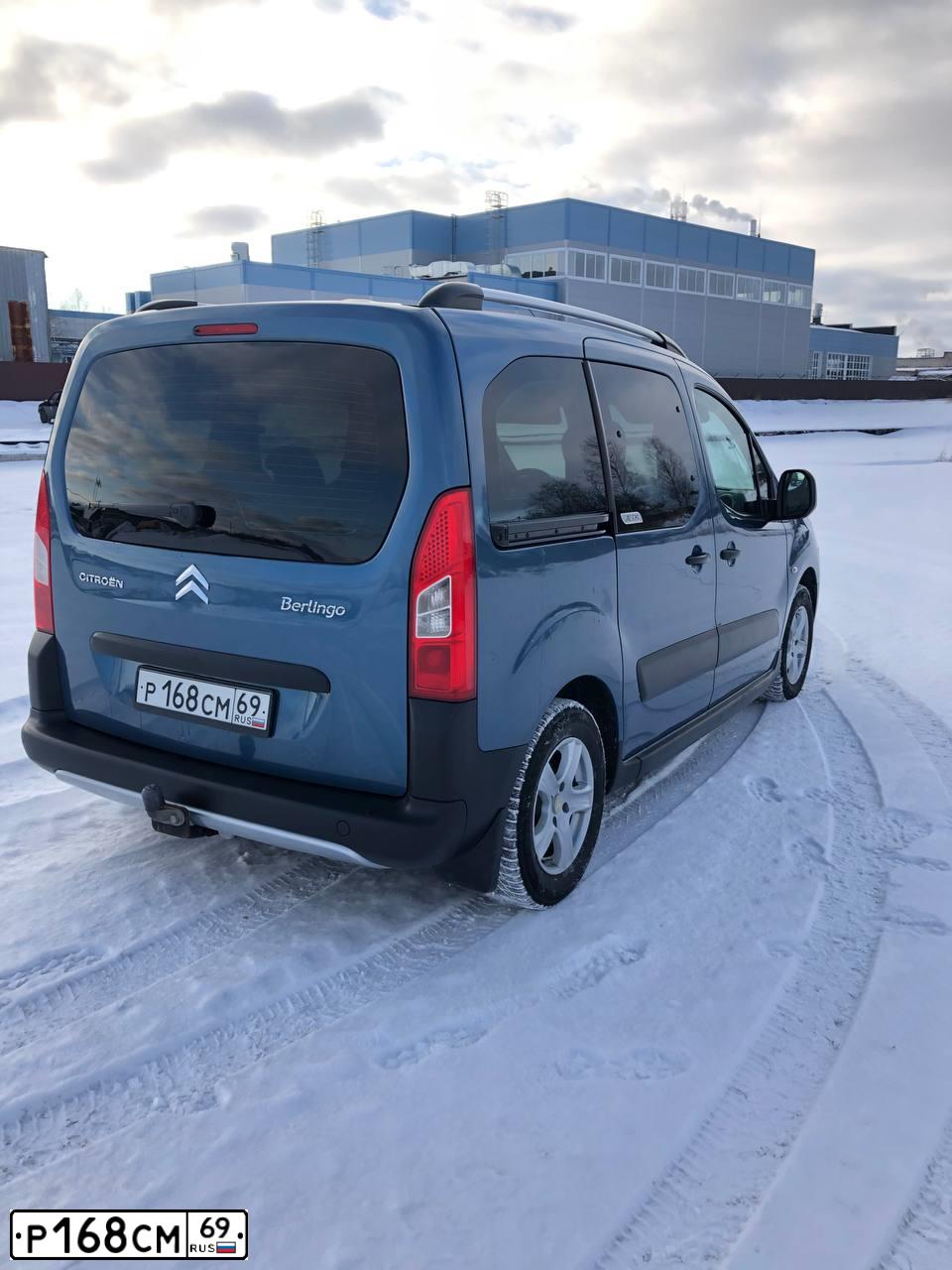 Фото автомобиля CITROEN BERLINGO, 2011 — госномер Р168СМ69. Цвет: ТЕМНО-ГОЛУБОЙ