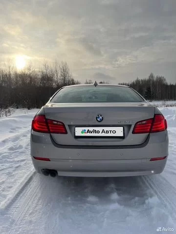 Фото автомобиля BMW SERIE 5, 2013 — госномер О209ВЕ159. Цвет: СВЕТЛО-БЕЖЕВЫЙ