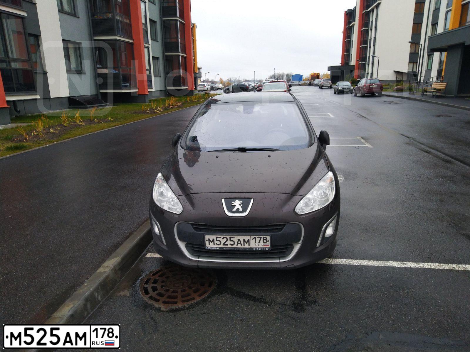 Фото автомобиля PEUGEOT 308, 2011 — госномер С900КР198. Цвет: Коричневый