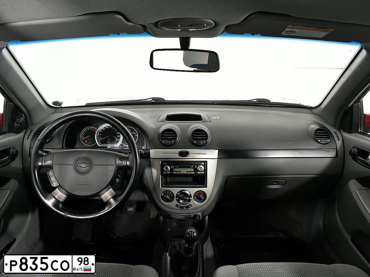 Фото автомобиля CHEVROLET LACETTI, 2007 — госномер Р835СО98. Цвет: Красный