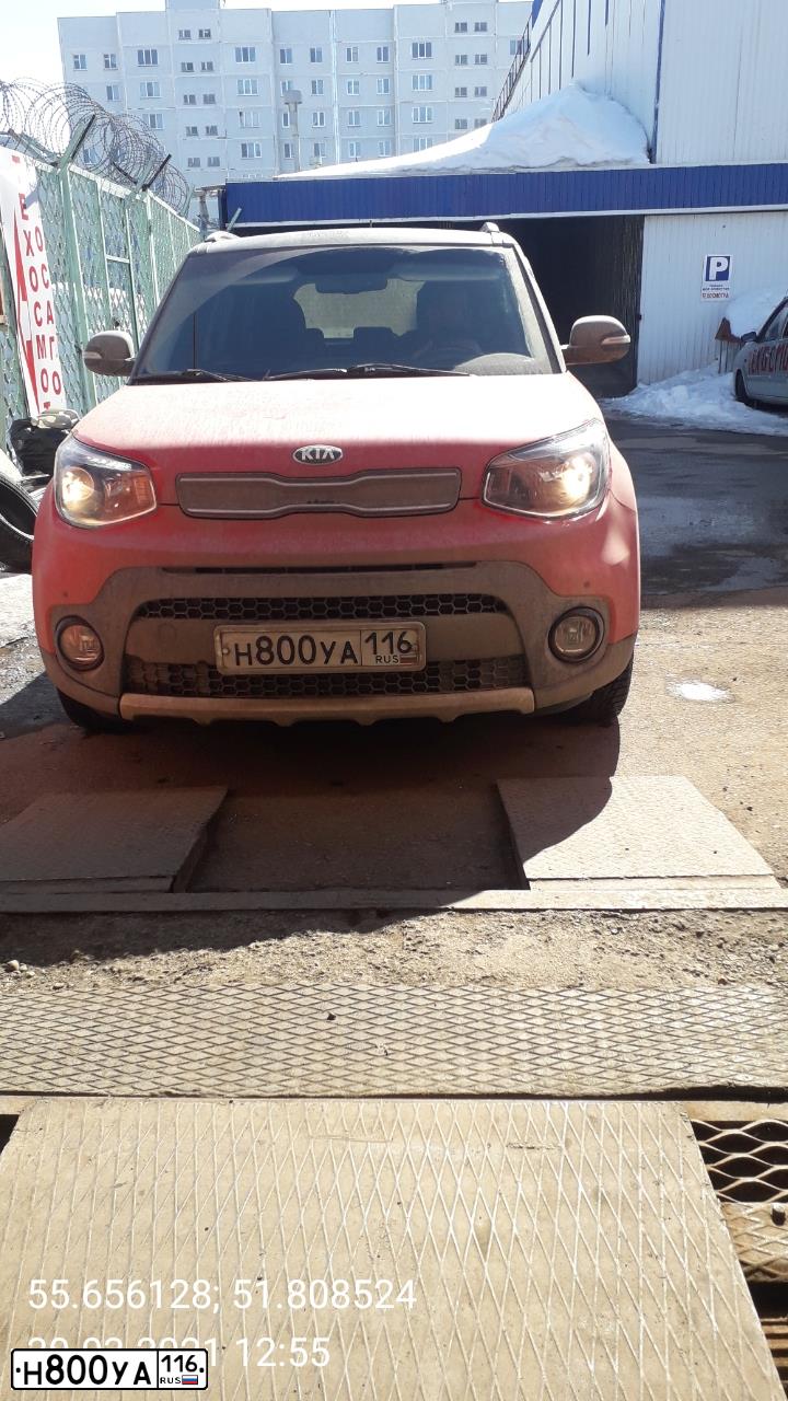 Фото автомобиля KIA SOUL, 2016 — госномер Н800УА116. Цвет: КРАСНЫЙ