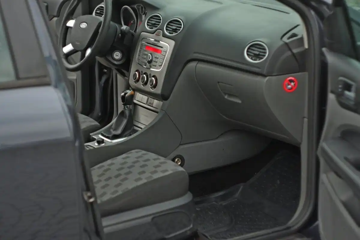 Фото автомобиля FORD FOCUS, 2009 — госномер О862НУ178. Цвет: ТЕМНО-СЕРЫЙ