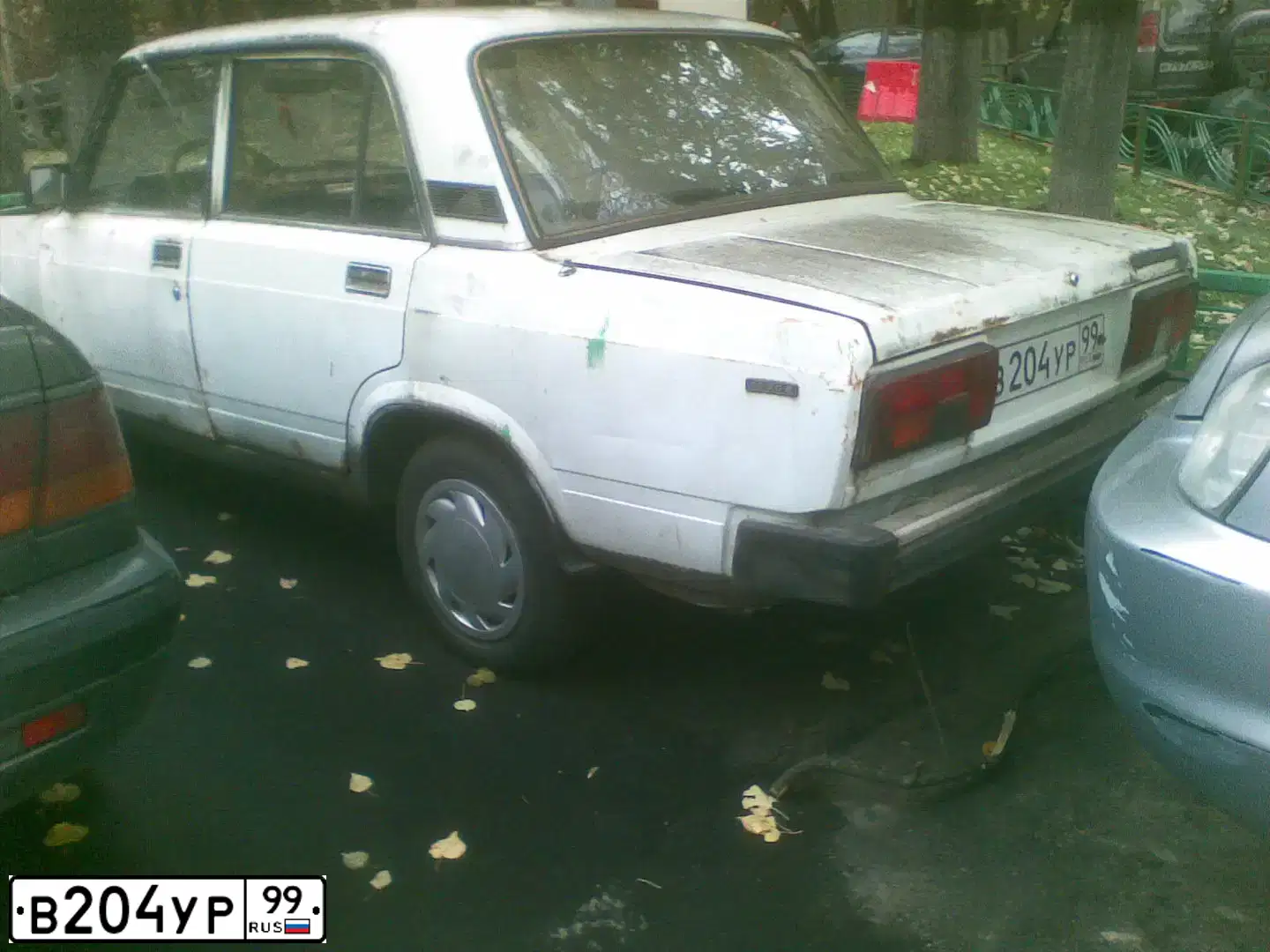 Фото автомобиля LADA 2105, 1997 — госномер В204УР99. Цвет: Белый