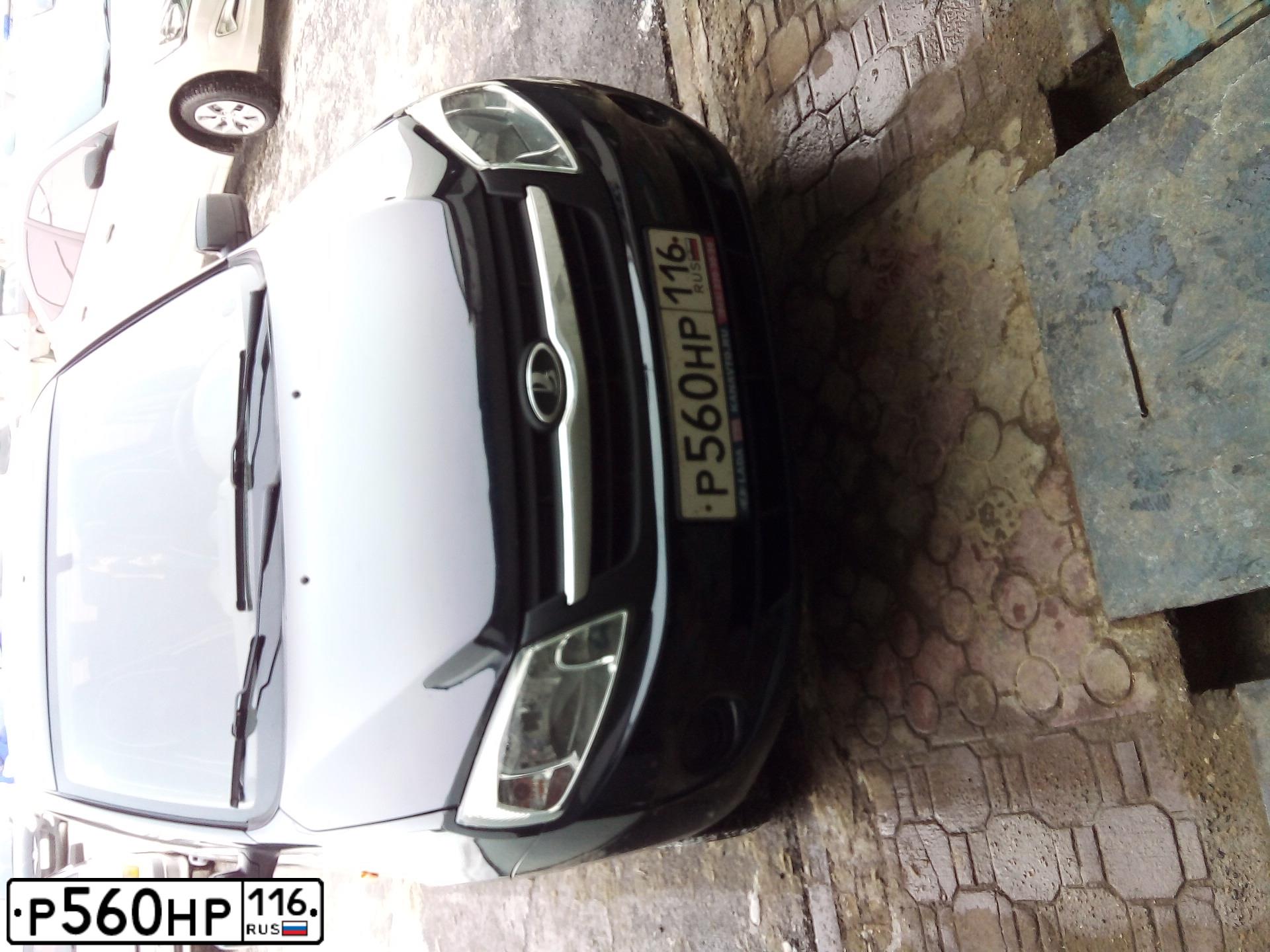 Фото автомобиля LADA 2190 GRANTA, 2012 — госномер Е652УМ716. Цвет: Сине-Черный
