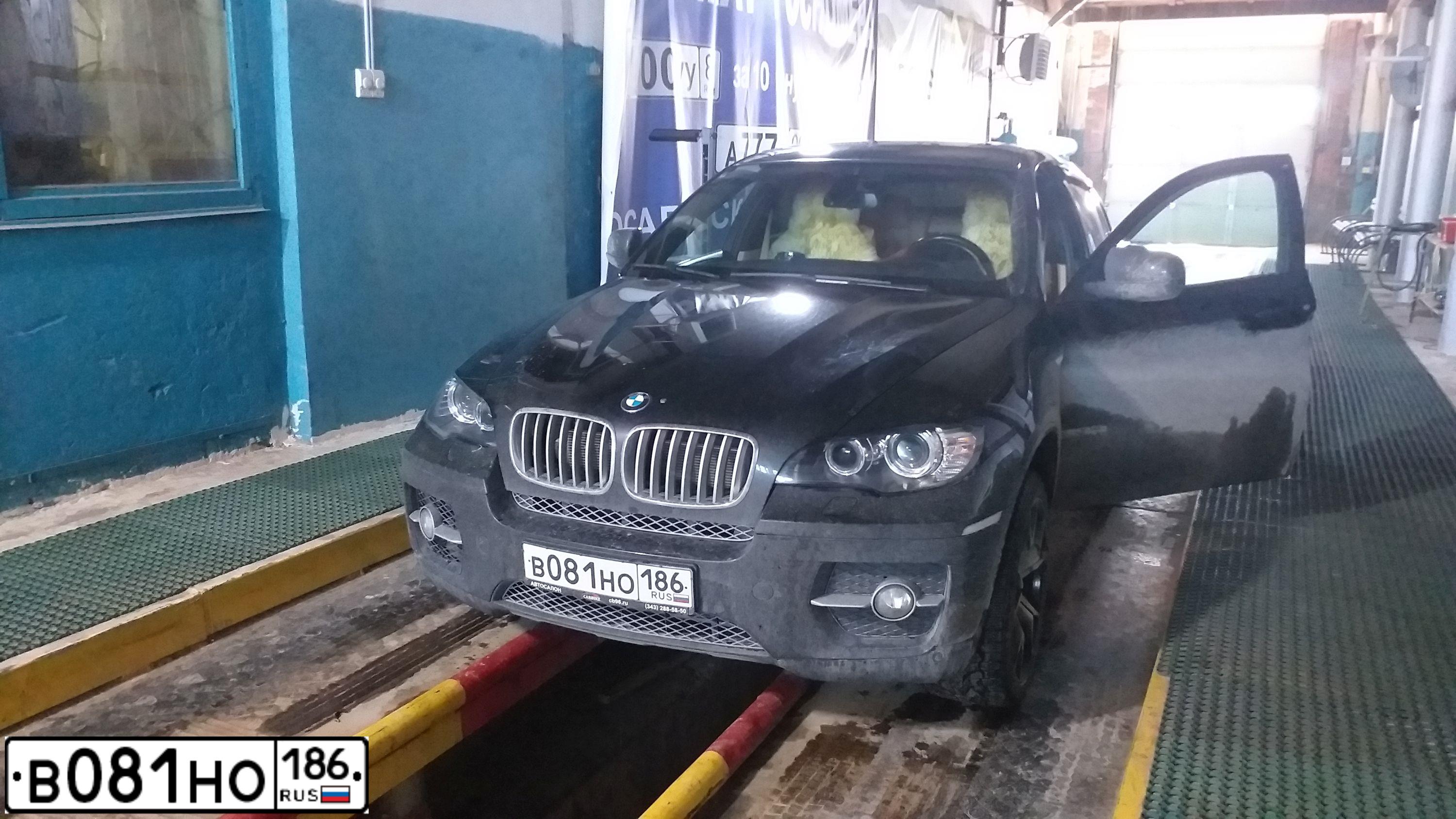Фото автомобиля BMW X6, 2011 — госномер Т806ТТ96. Цвет: ЧЕРНЫЙ