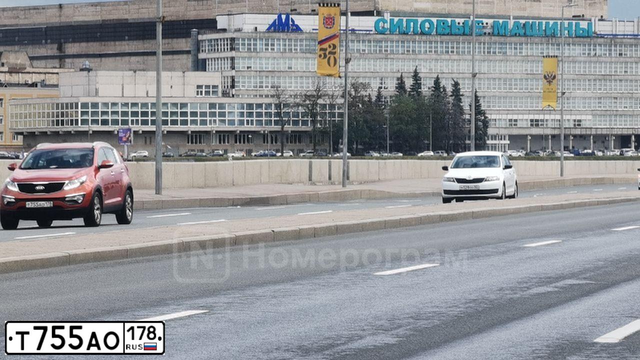 Фото автомобиля KIA SPORTAGE, 2014 — госномер Т755АО178. Цвет: ОРАНЖЕВЫЙ