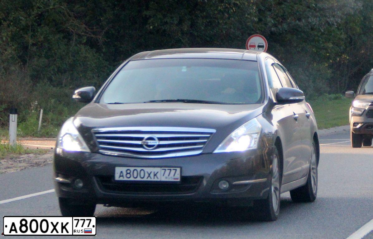 Фото автомобиля LADA 2190 GRANTA, 2013 — госномер О101ОО161. Цвет: СЕРО-БЕЖЕВЫЙ