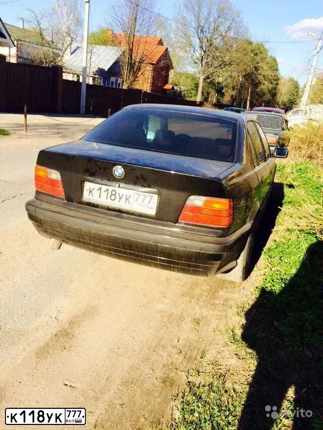 Фото автомобиля BMW SERIE 3, 1995 — госномер Н884НН77. Цвет: ЧЕРНЫЙ