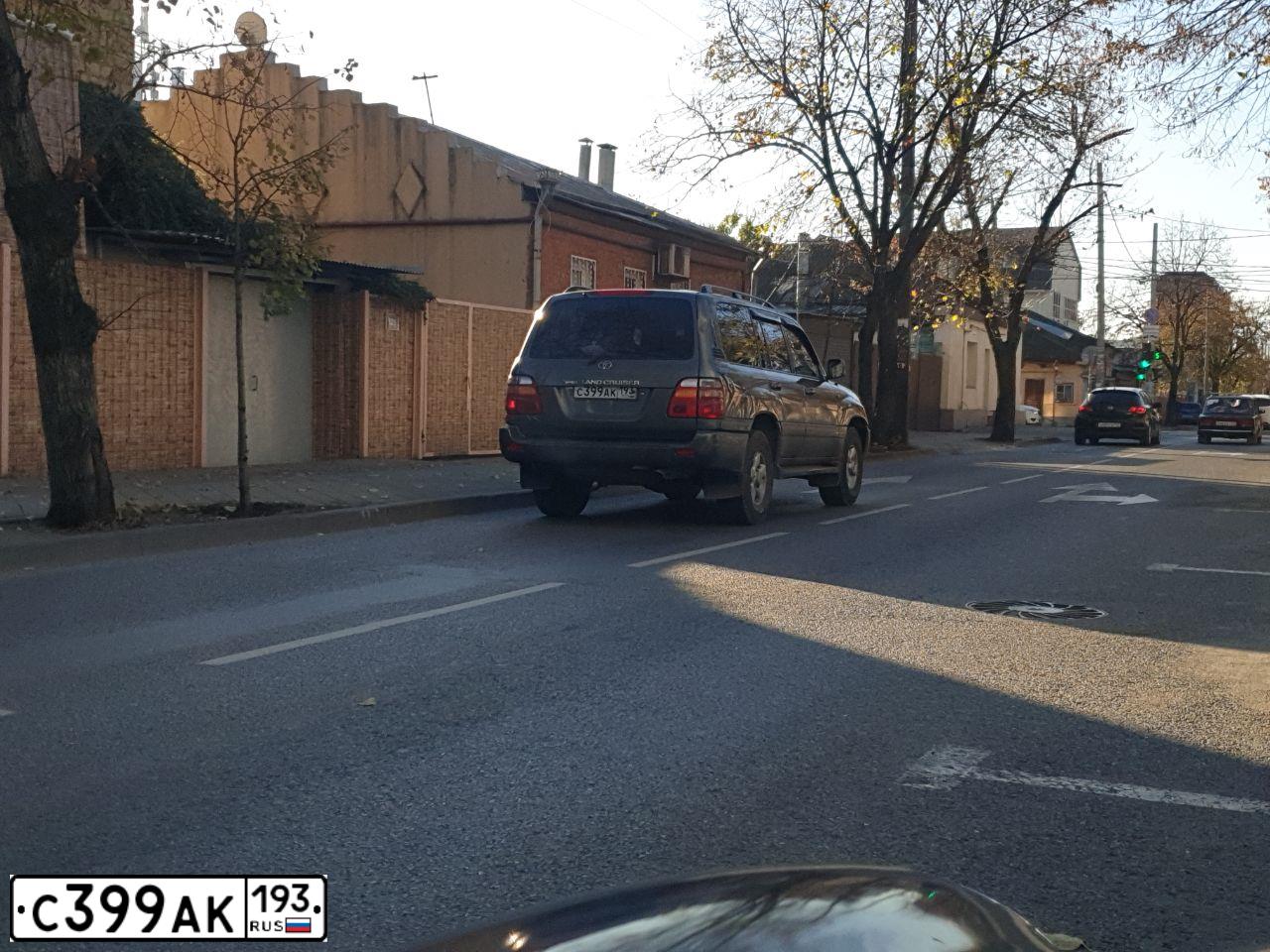 Фото автомобиля TOYOTA LANDCRUISER, 1998 — госномер С399АК193. Цвет: ТЕМНО-СЕРЫЙ