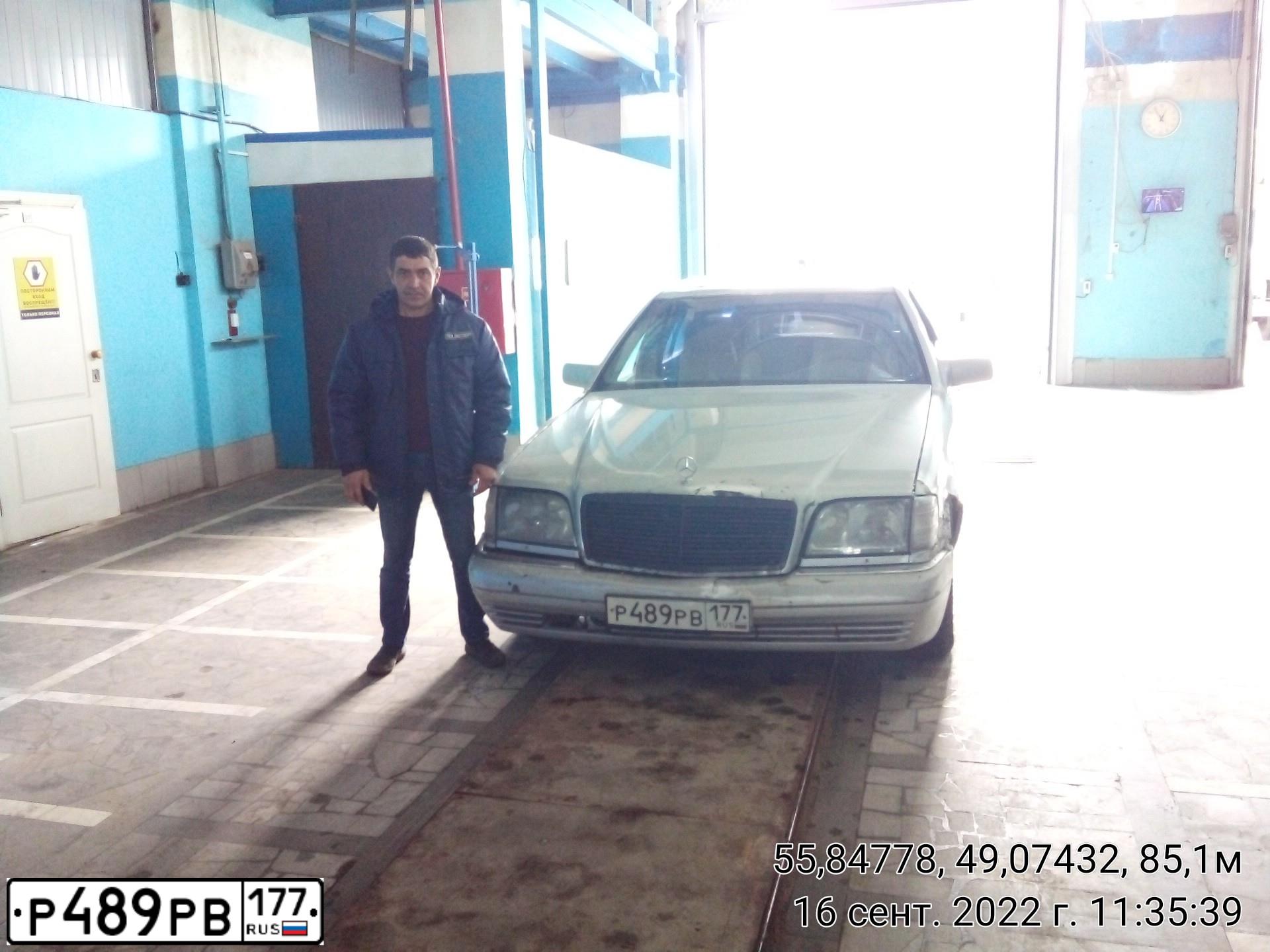 Фото автомобиля MERCEDES S-KLASSE, 1995 — госномер Т098СВ99. Цвет: СЕРЫЙ