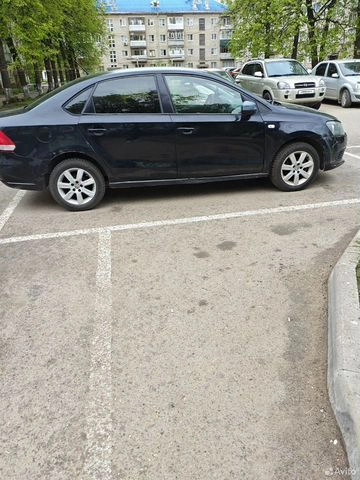Фото автомобиля VOLKSWAGEN POLO, 2012 — госномер С811РМ40. Цвет: ЧЕРНЫЙ