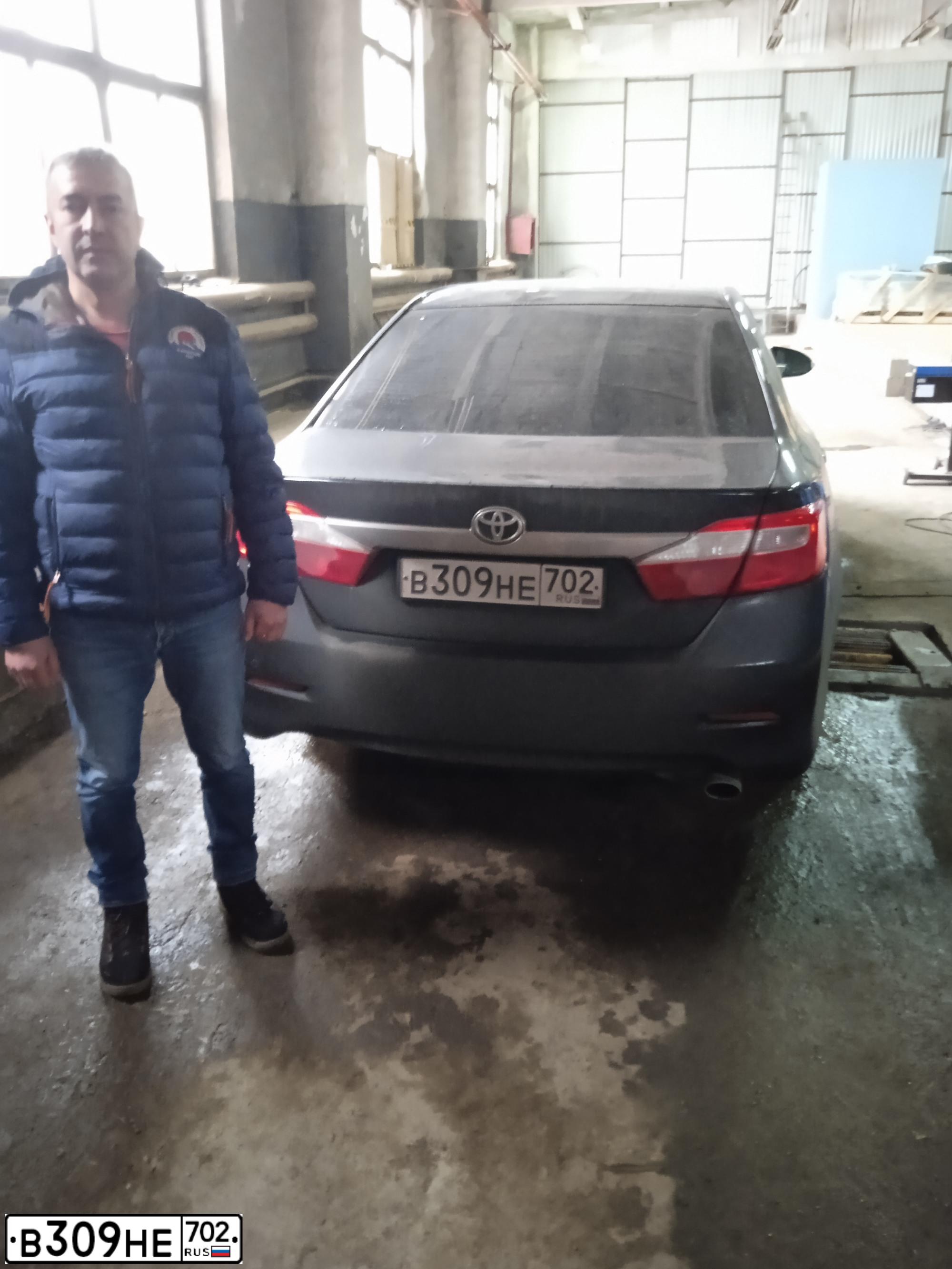 Фото автомобиля TOYOTA CAMRY, 2013 — госномер К128РУ702