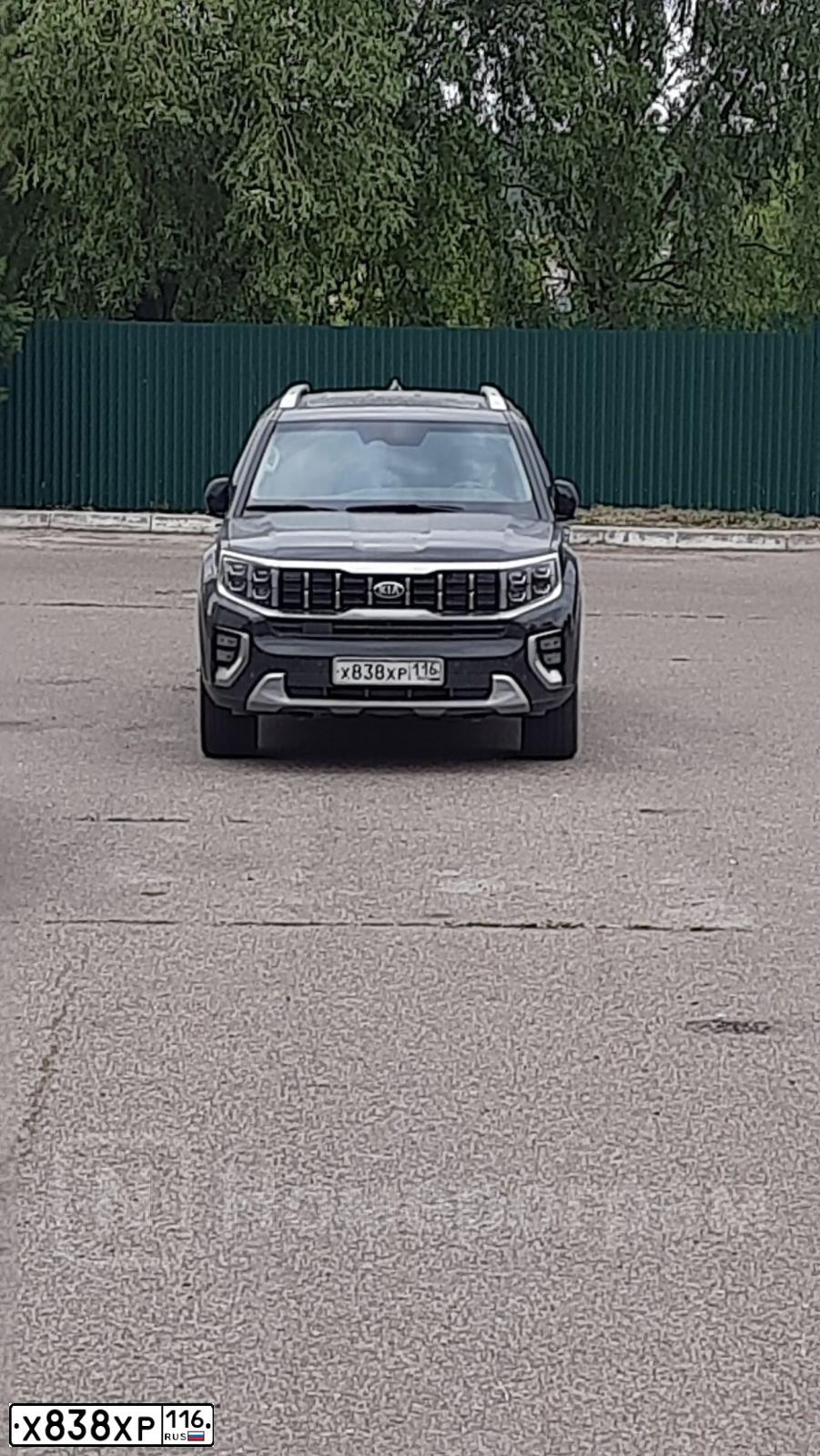 Фото автомобиля MITSUBISHI OUTLANDER, 2016 — госномер Е048СХ716. Цвет: ТЕМНО-СИНИЙ
