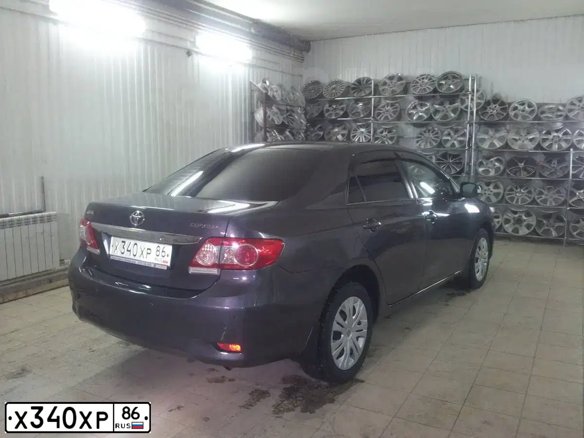 Фото автомобиля TOYOTA COROLLA, 2011 — госномер А716МР186. Цвет: СЕРЫЙ