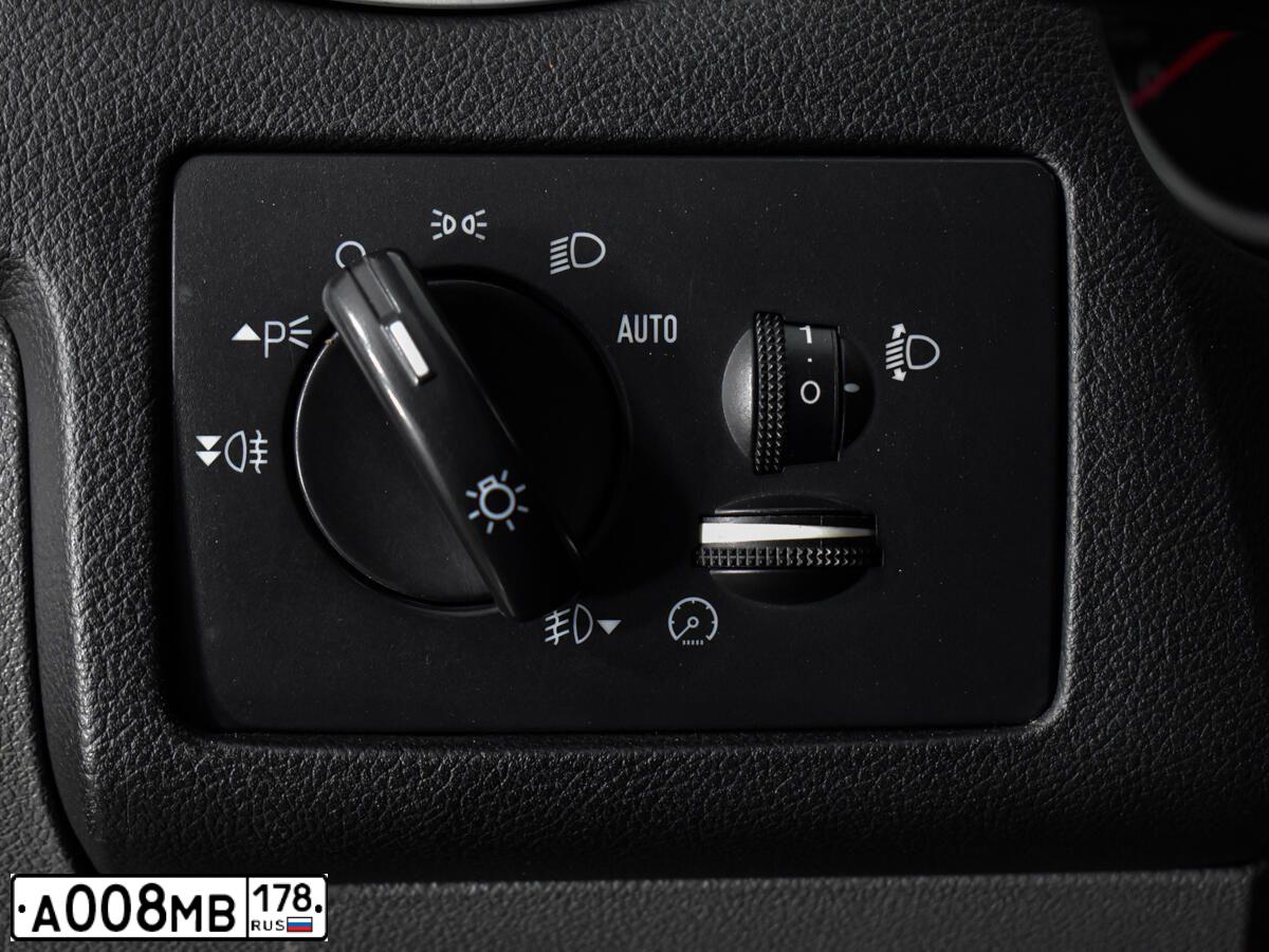 Фото автомобиля FORD FOCUS, 2010 — госномер Т486ХА198. Цвет: Серебристый